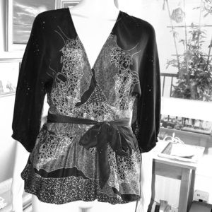 Gorgeous Top.black, green light brown.